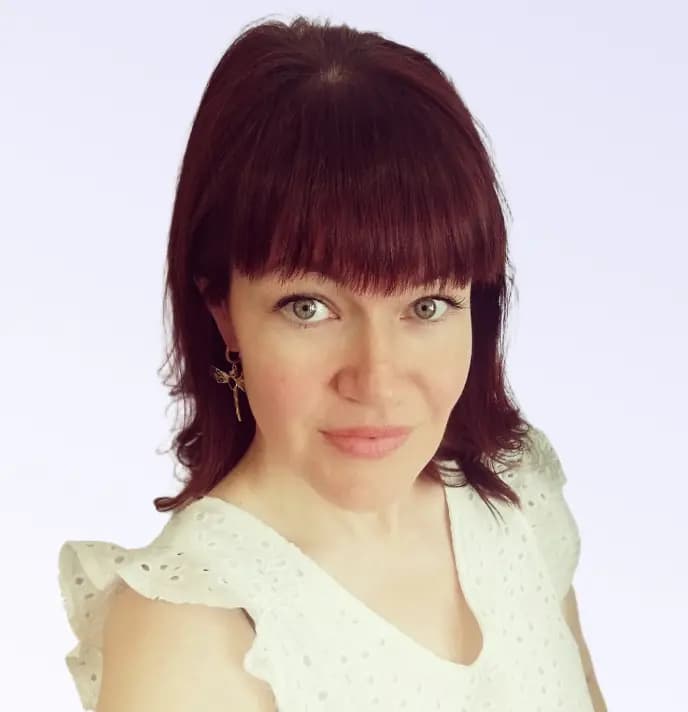 Анна Савинова